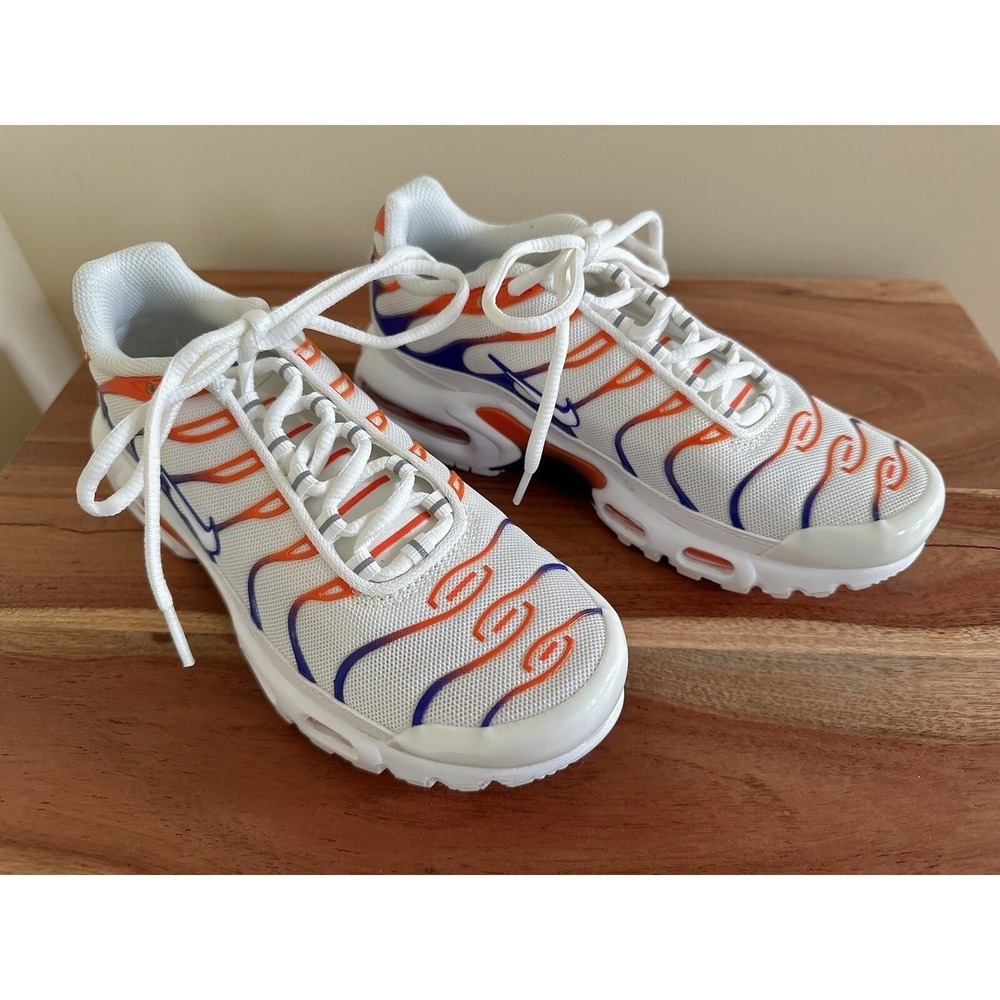 Nike womens Air Max Plus Size 5.5 New